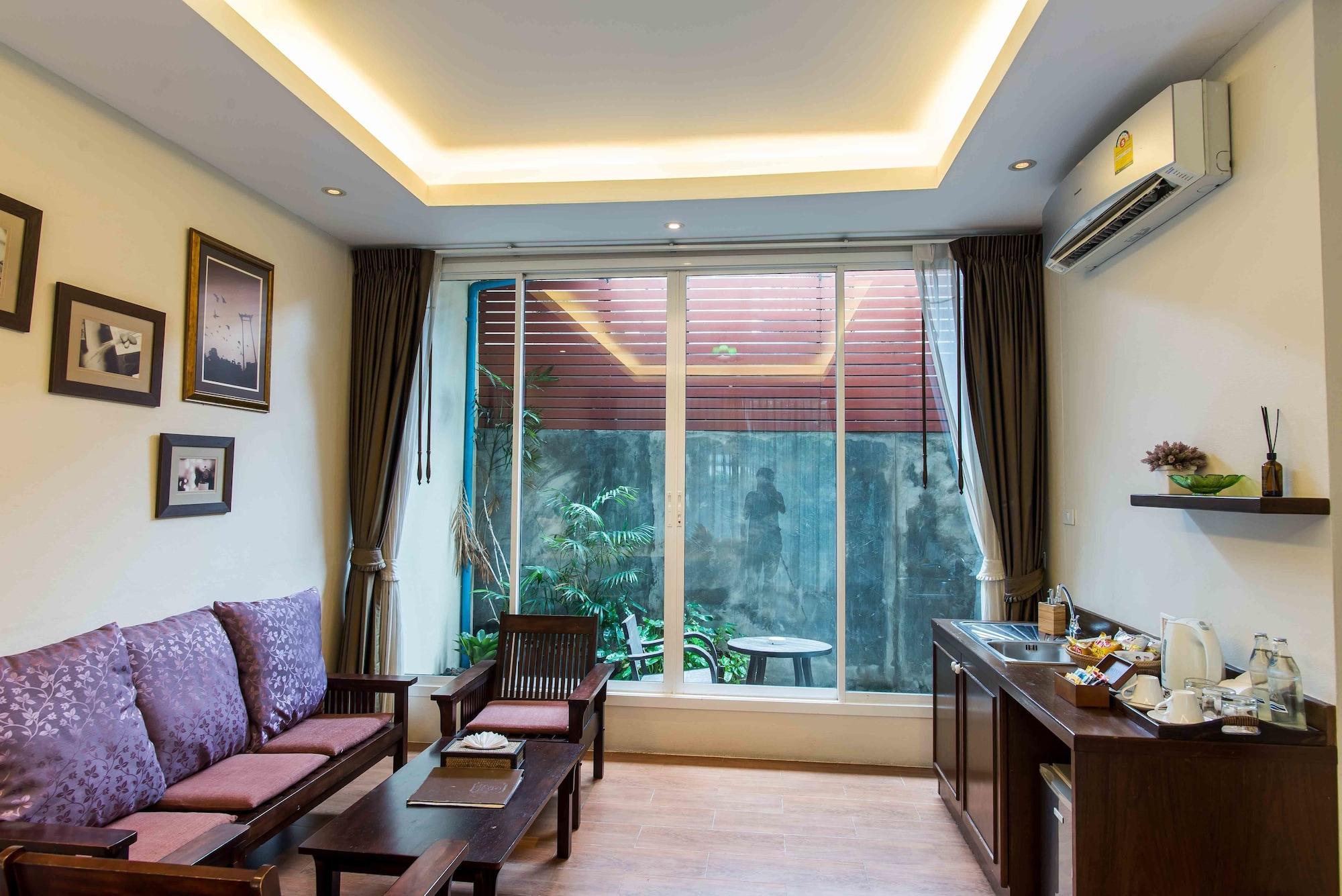 Feung Nakorn Balcony Rooms And Cafe Bangkok Dış mekan fotoğraf